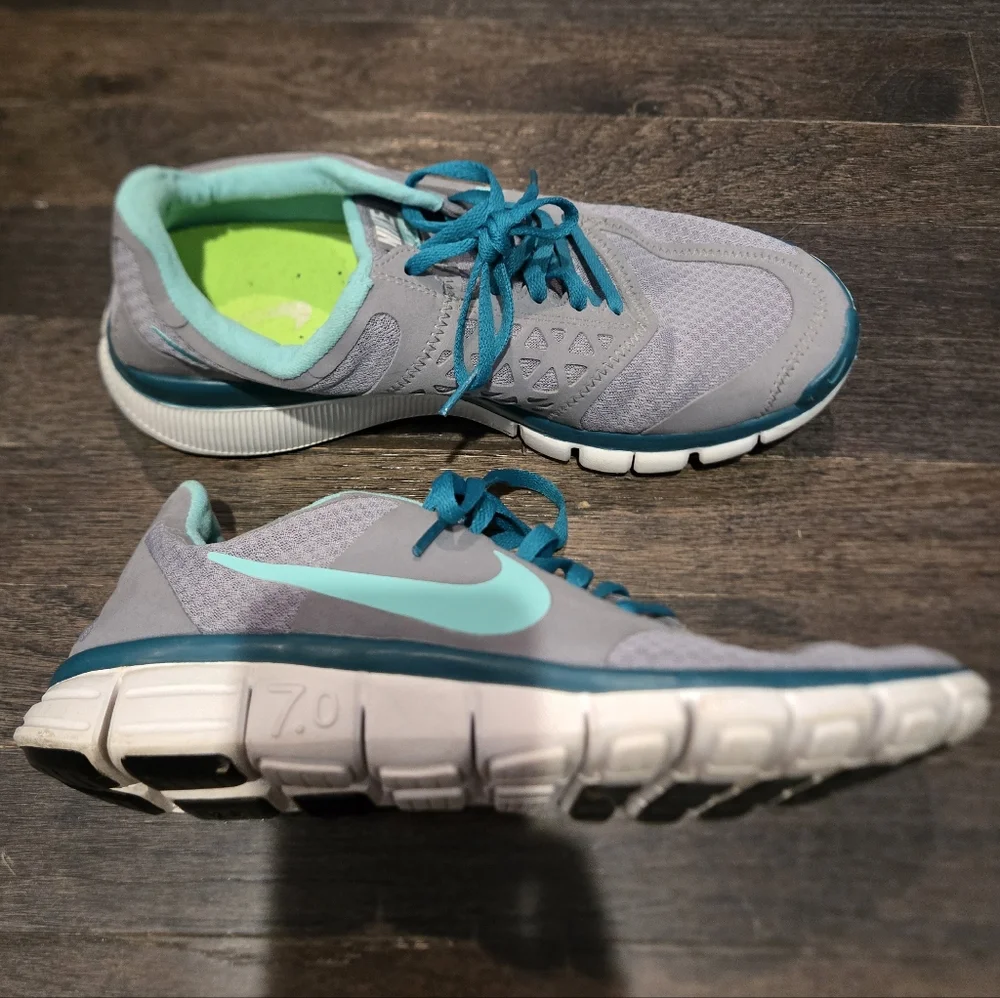 Nike Free 7.0 Athletic Shoes - Light Gray, Turquoise - Women's SZ 11 - Picture 6 of 6